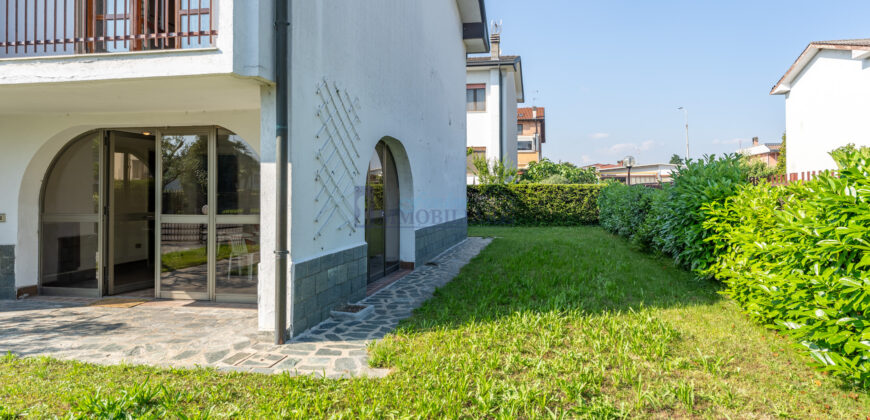 Villa bifamiliare via dei Mille 32, Zivido, San Giuliano Milanese (Rif. IFV129)