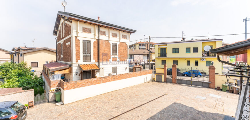 Villa bifamiliare via Roma 36, Centro, Mediglia (Rif. IFV130)