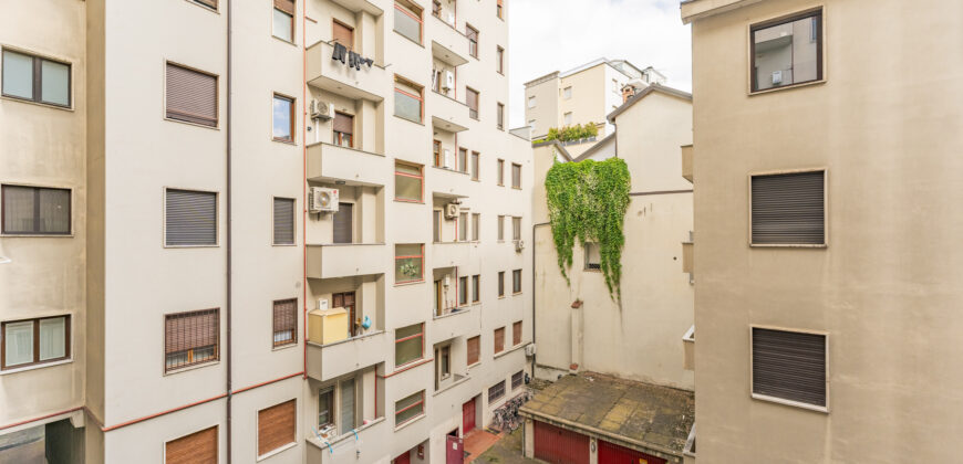 Bilocale via Torino 66, Carrobbio, Milano (Rif. IFM179)