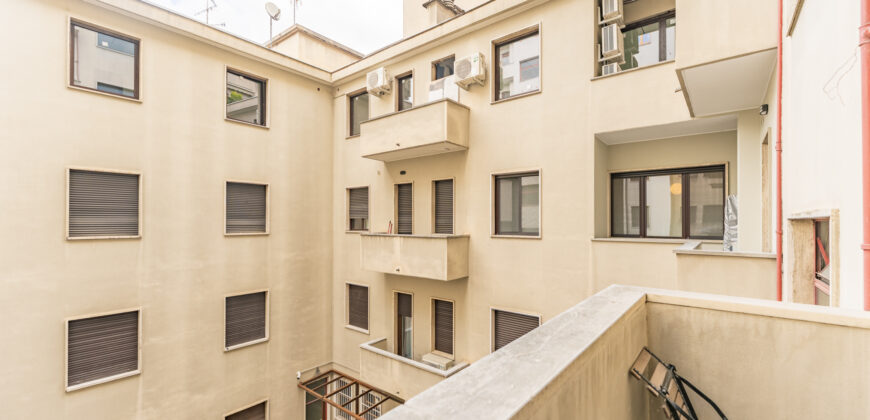 Bilocale via Torino 66, Carrobbio, Milano (Rif. IFM179)