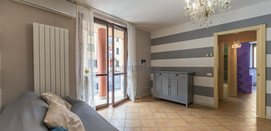 Trilocale via dei Tigli 8, Centro, Mulazzano (Rif. SGM38)