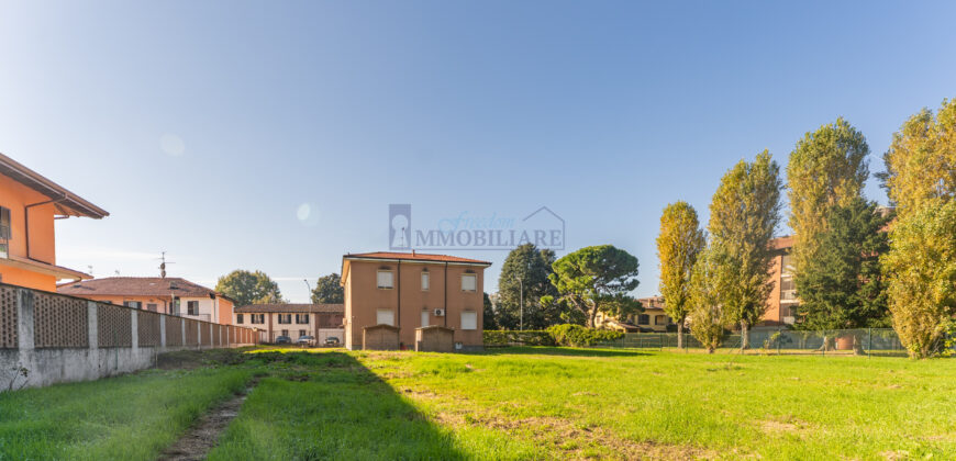 Plurifamiliare con terreno e potenziale di trasformazione (Rif. SGM52)