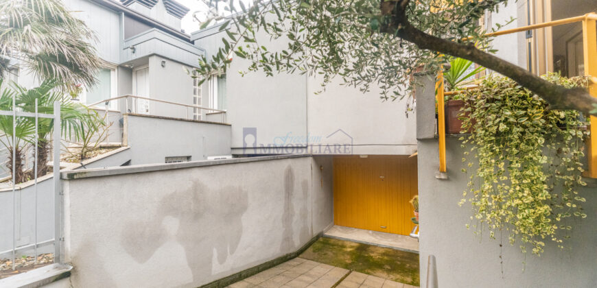 Villa bifamiliare Via Primavera n.7 San Donato Milanese (Rif. SDIFN98)