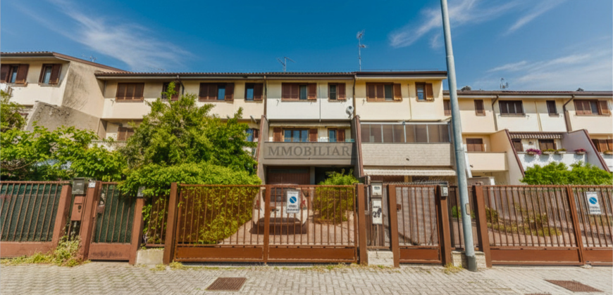 Villa a schiera via Ludovico Perini 33, Centro, Carpiano (Rif. SGM82)