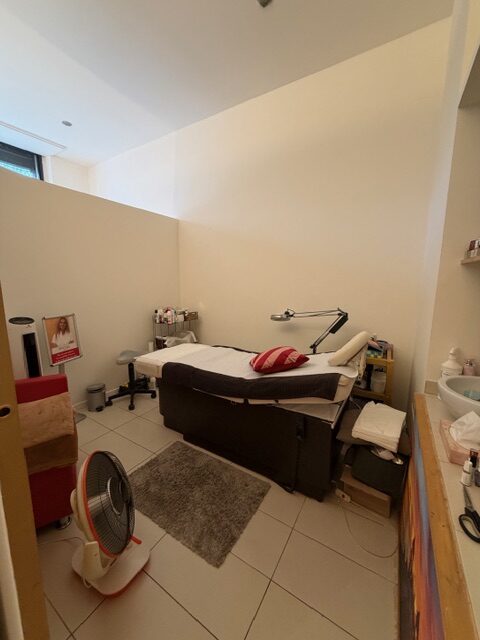 Attività di centro estetico-Porta Romana, Cadore, Montenero Via Comelico, 18 (Rif. IFM204)