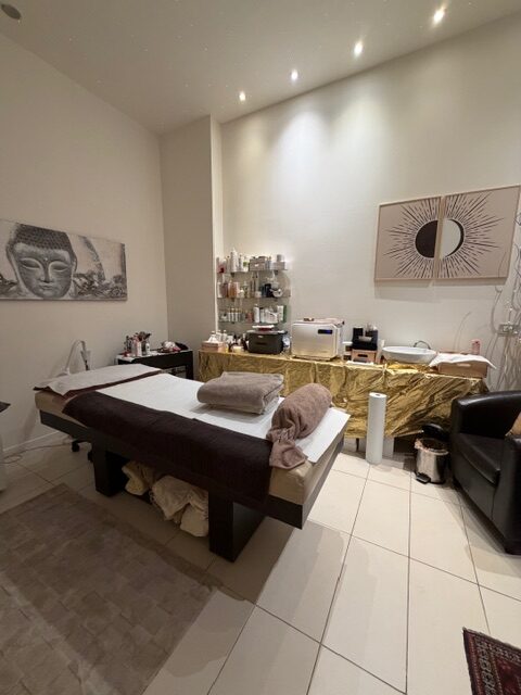 Attività di centro estetico-Porta Romana, Cadore, Montenero Via Comelico, 18 (Rif. IFM204)