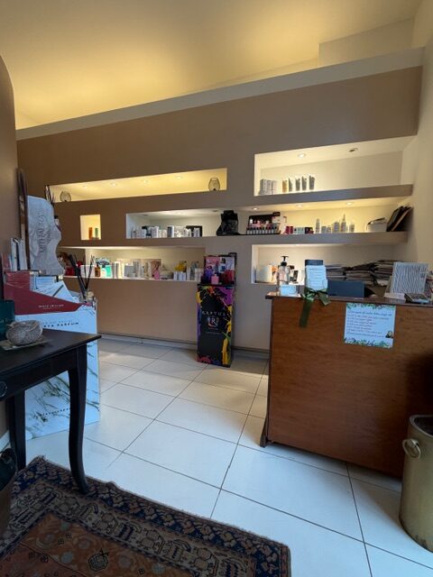 Attività di centro estetico-Porta Romana, Cadore, Montenero Via Comelico, 18 (Rif. IFM204)