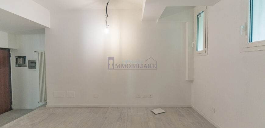 Bilocale recentemente e completamente  via delle Primule 4, Lorenteggio, Milano (Rif. IFM214)